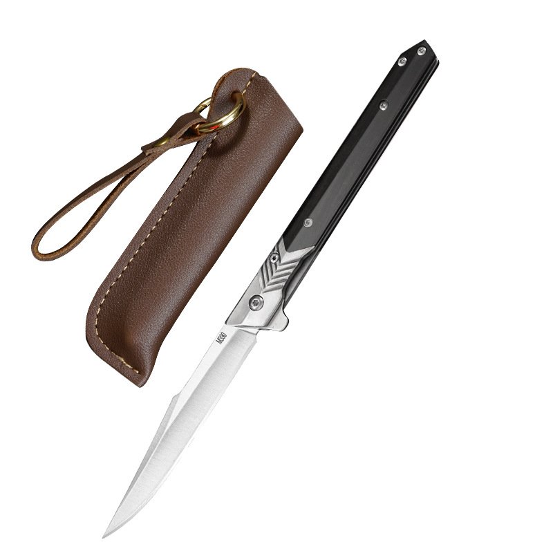 Home with a knife to the outside pen and camp with a fruit knife and a blade to the ground