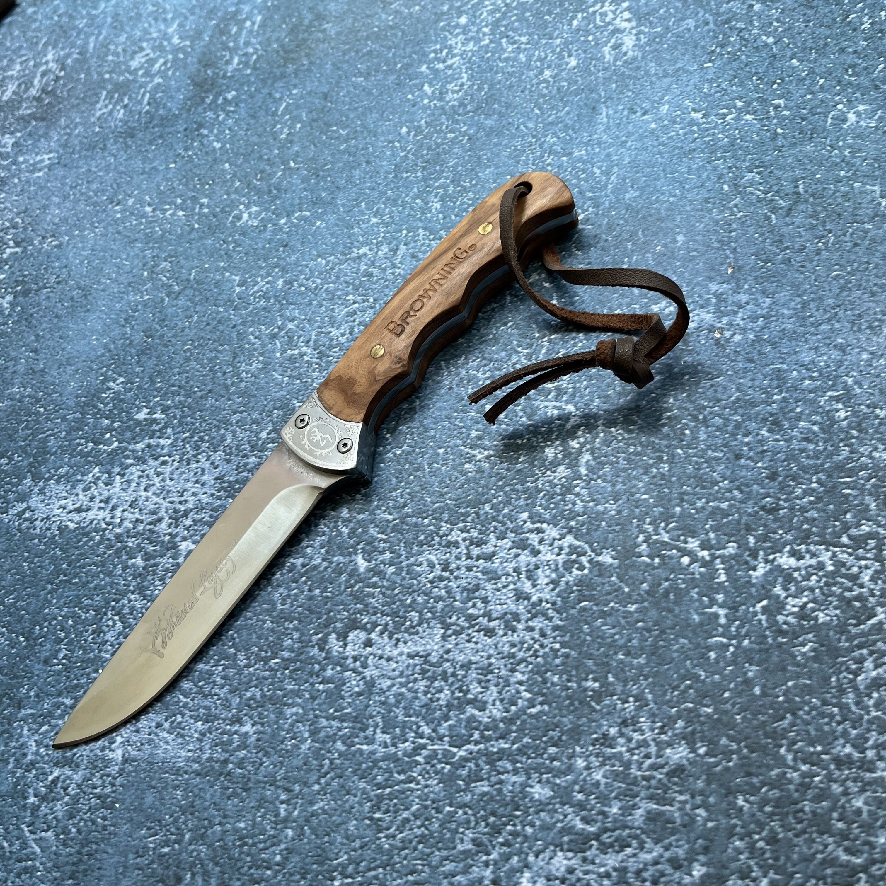 Browning's field camping knife