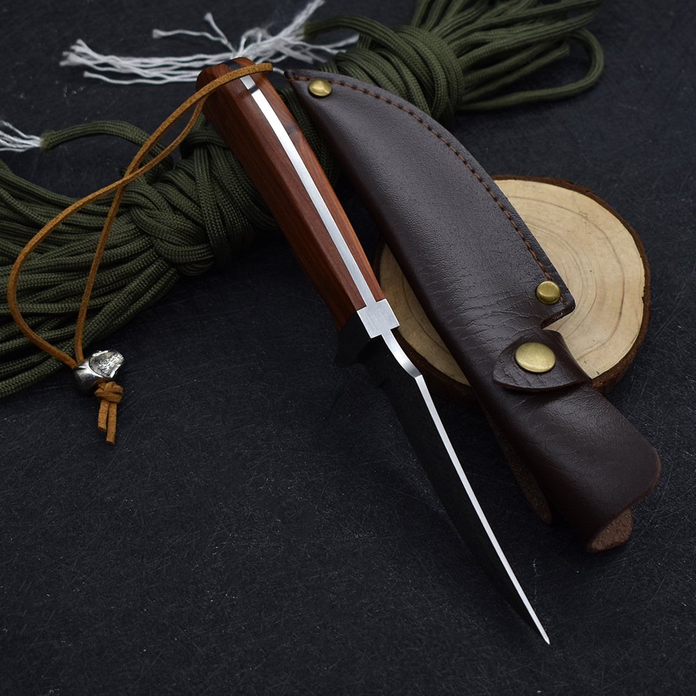 The field life knife is armed with a knife and a knife for life