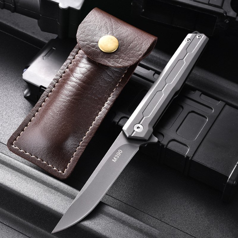A multi-purpose fruit knife with a full-capable steel knife to camp outside the mountain