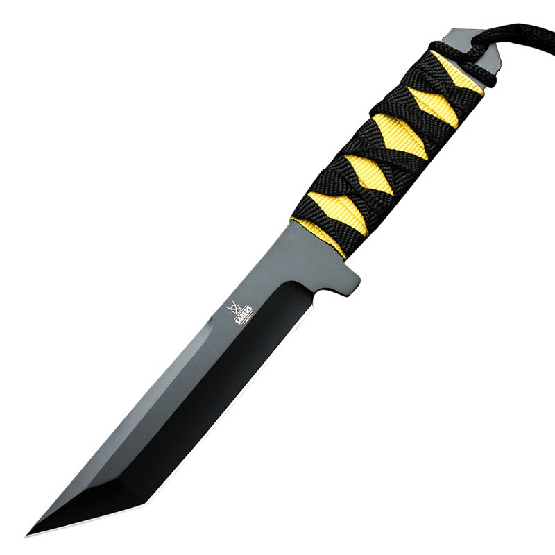 The field camp for outdoor survival uses a lot of knives with a high-strength