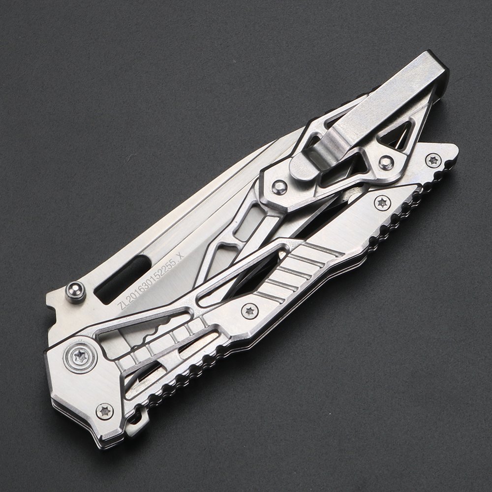 THE HYENA D2 STEEL WITH THE KNIFE IS A MECHANICAL FOLDING OF THE KNIFE IN THE FIELD