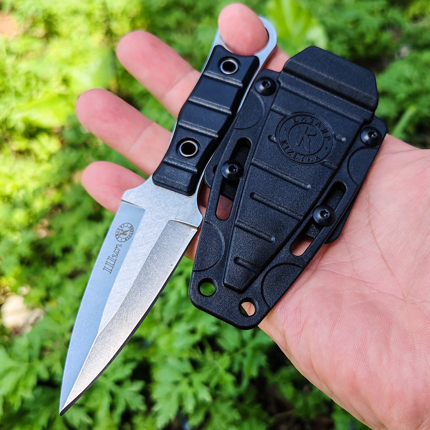 The fruit knife from the outdoors, the guacamole knife, opened the mini-sword with the knife