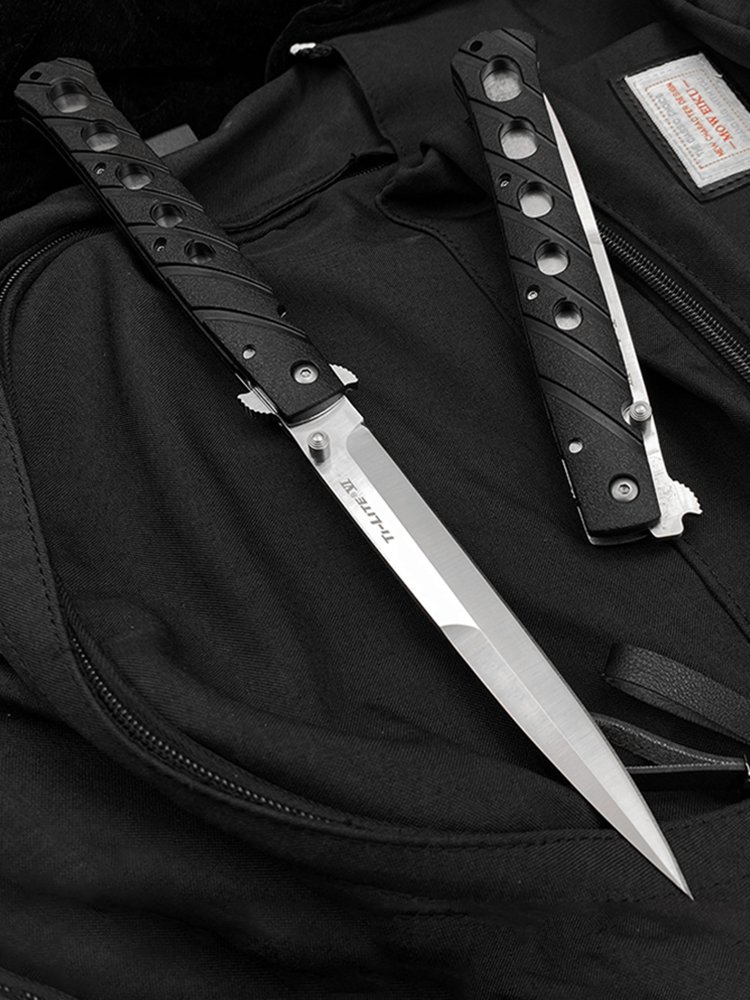 An outdoor folding knife with a high-strength sharp blade and a long-term life knife