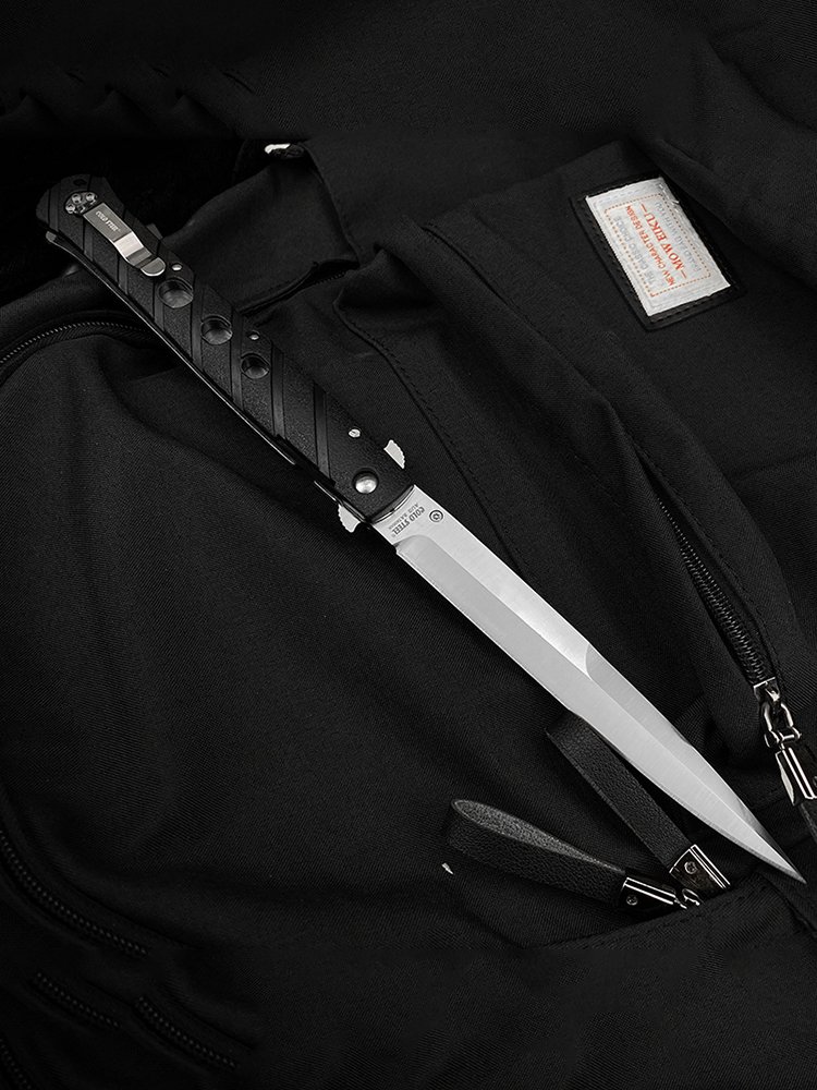 An outdoor folding knife with a high-strength sharp blade and a long-term life knife