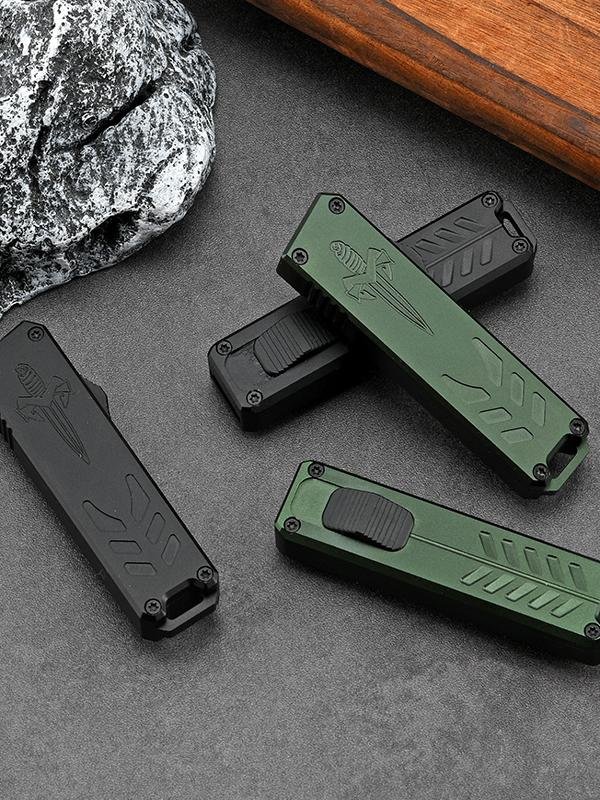 THE ALUMINIUM ALLOY EDC COMES STRAIGHT OUT OF THE ART KNIFE, OPENS THE BOX, OPENS THE DELIVERY