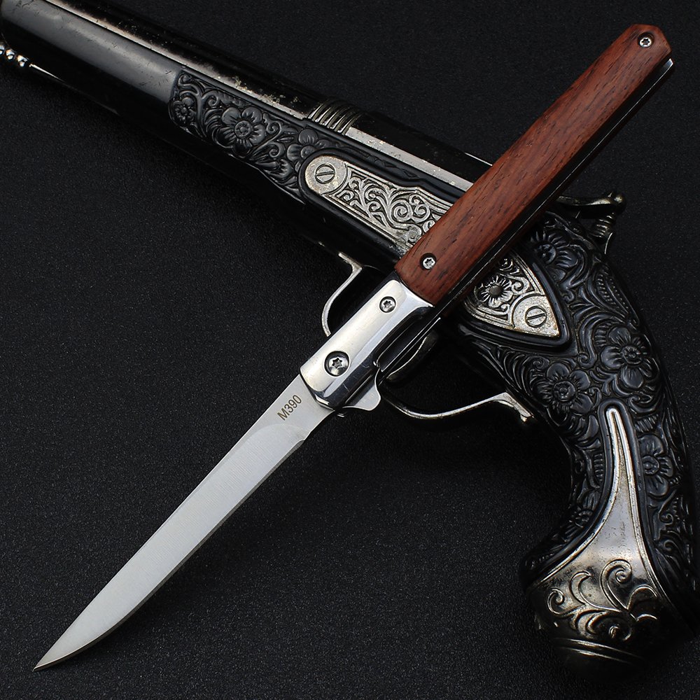 THE GERMAN FERMENTANT WAS OUT IN THE OPEN, HUNTING M390 WITH A KNOB KNIFE AND FIELD WATER