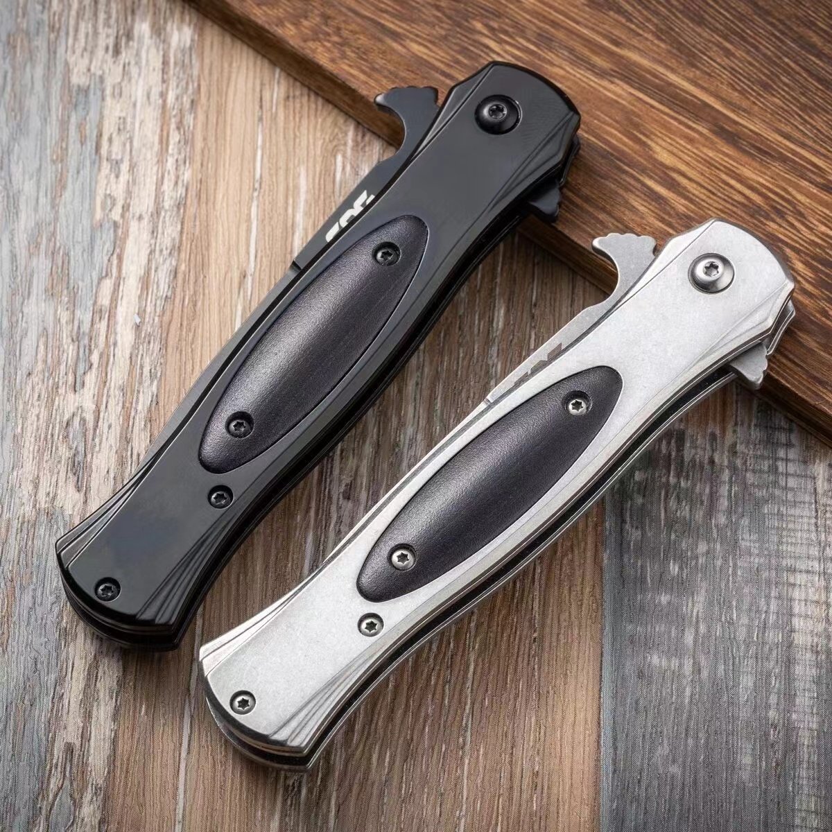 An outdoor multi-purpose folding knife, a fruit knife, a high-string field vehicle with a body-protected knife for camping knives