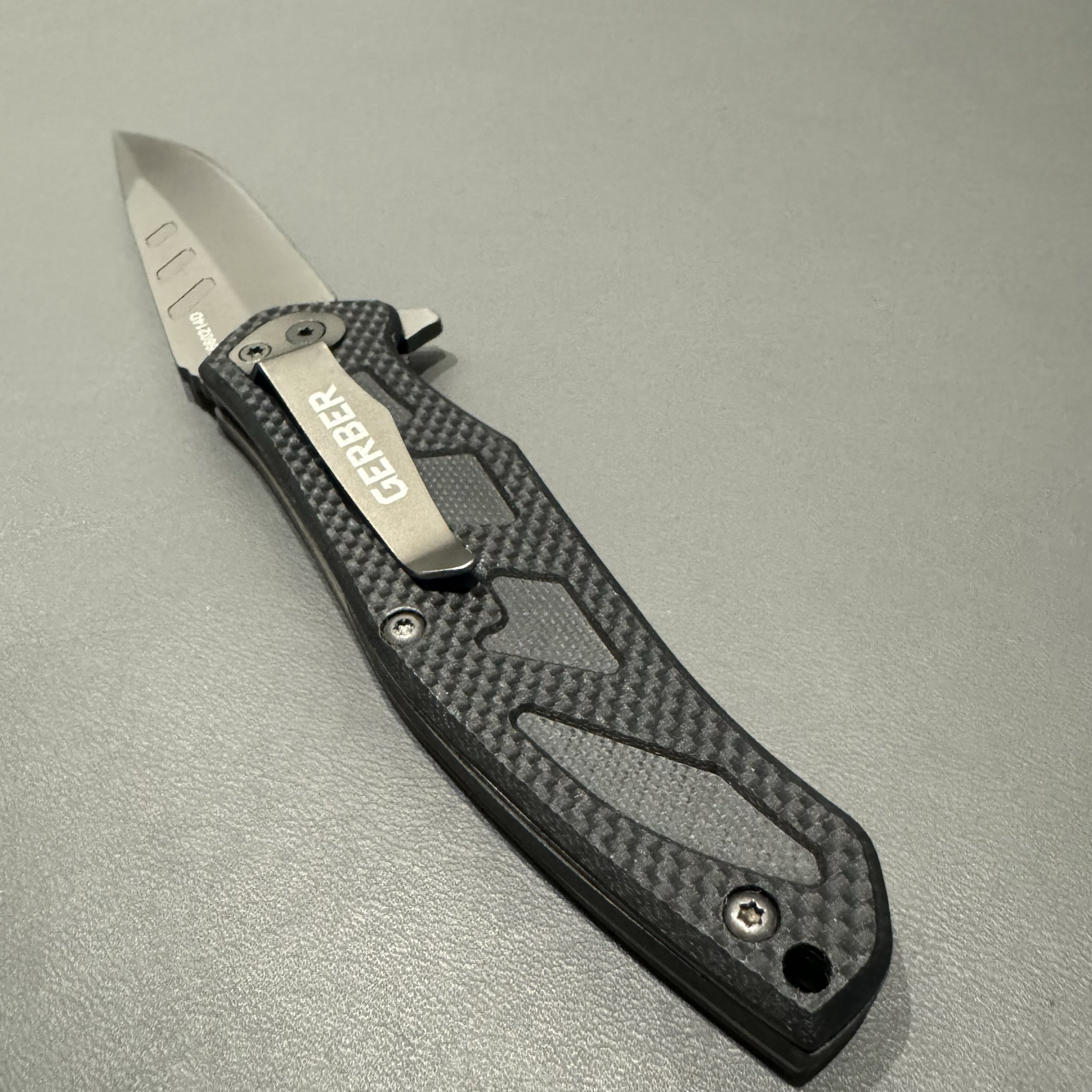 A portable folding knife for the Gobo field camp