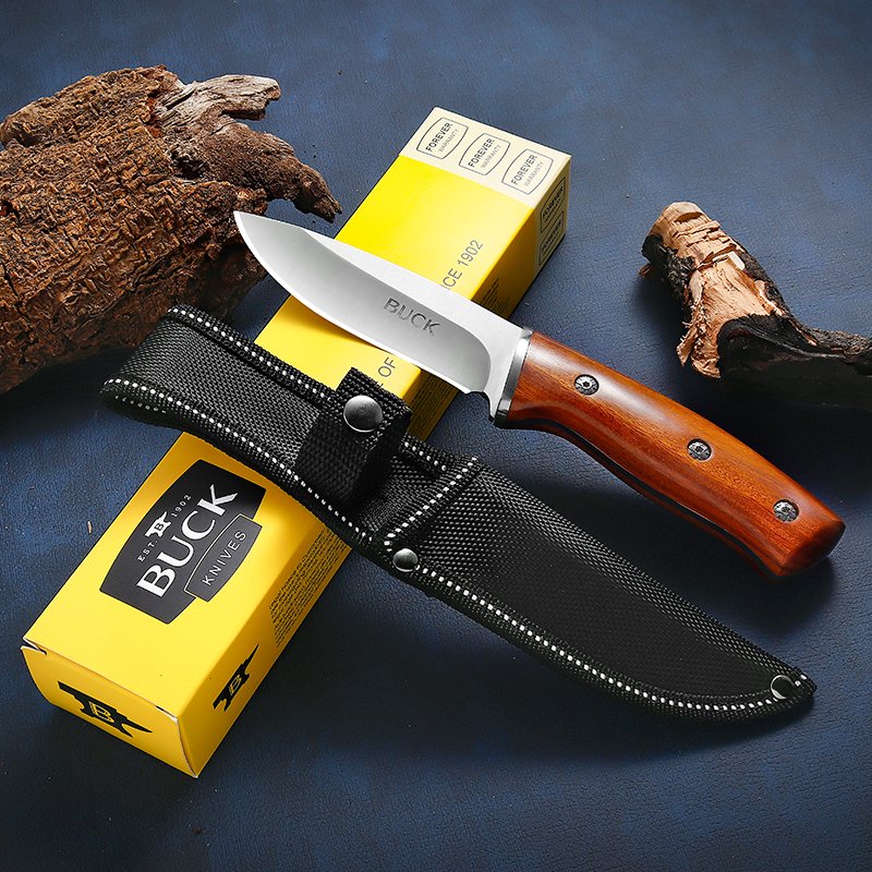 A field knife with a small field knife and an emergency protection knife with a small straight knife and a very hard fruit knife