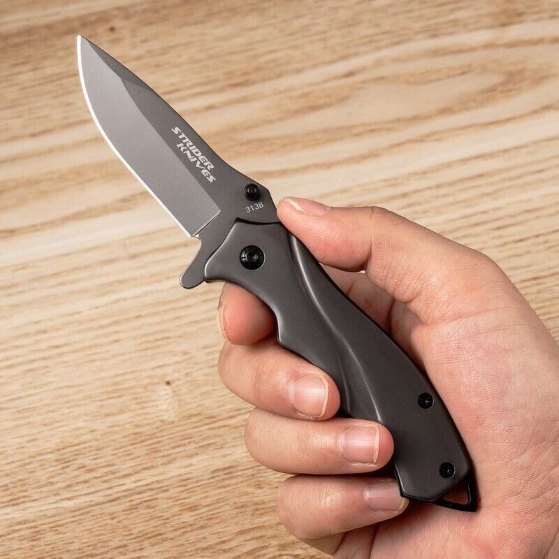 The kitchen's full of steel knives with a bladed guacamole, a key knife and a knife to camp in the open