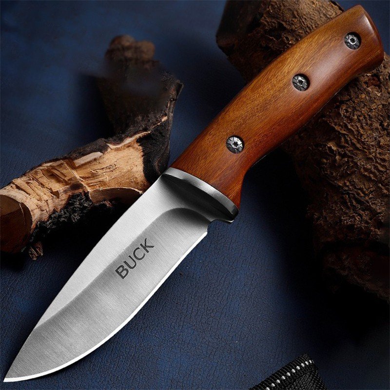 The field camp for outdoor survival uses a lot of knives with a high-strength
