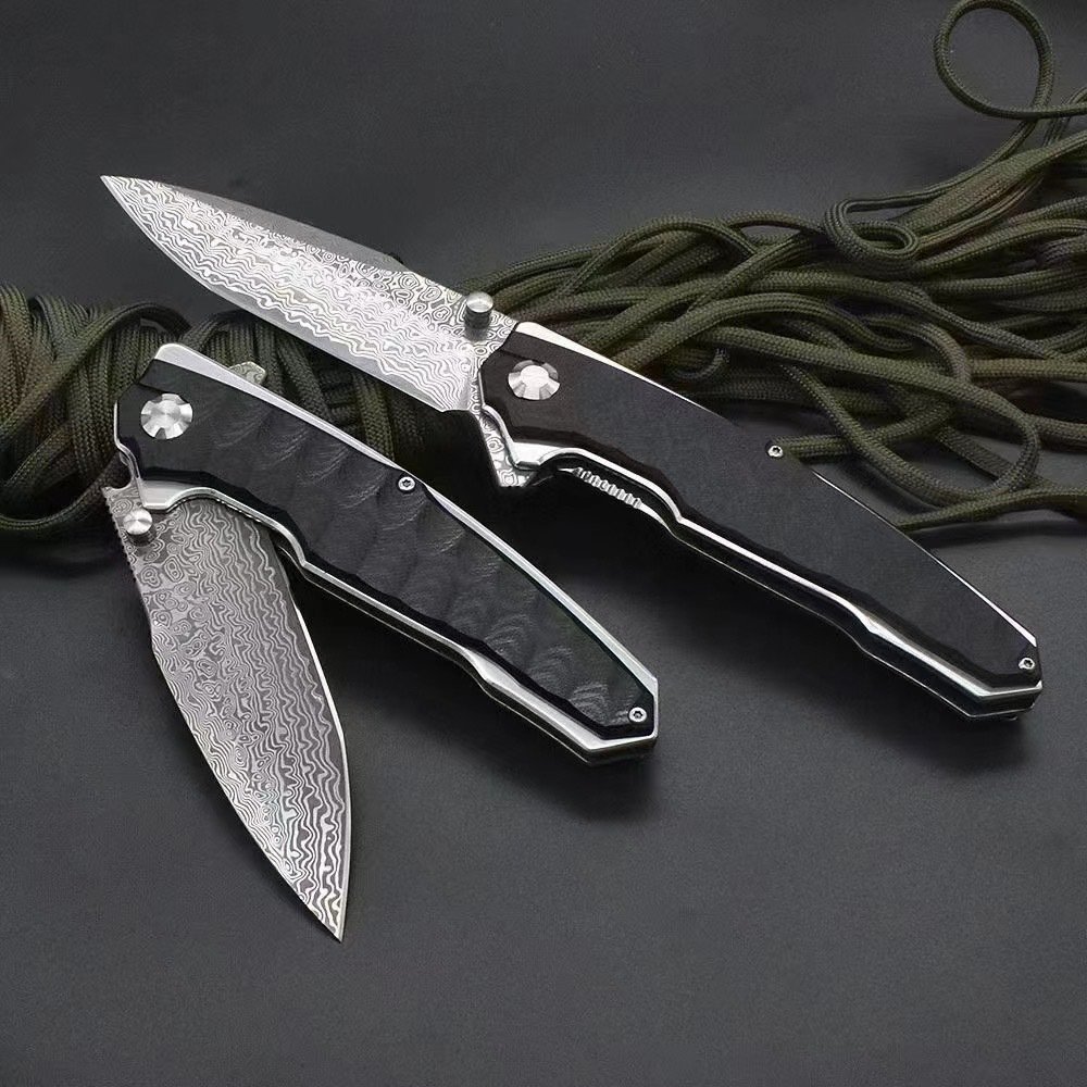 The exterior folder took the meat camp with a sharp, high-strength protection