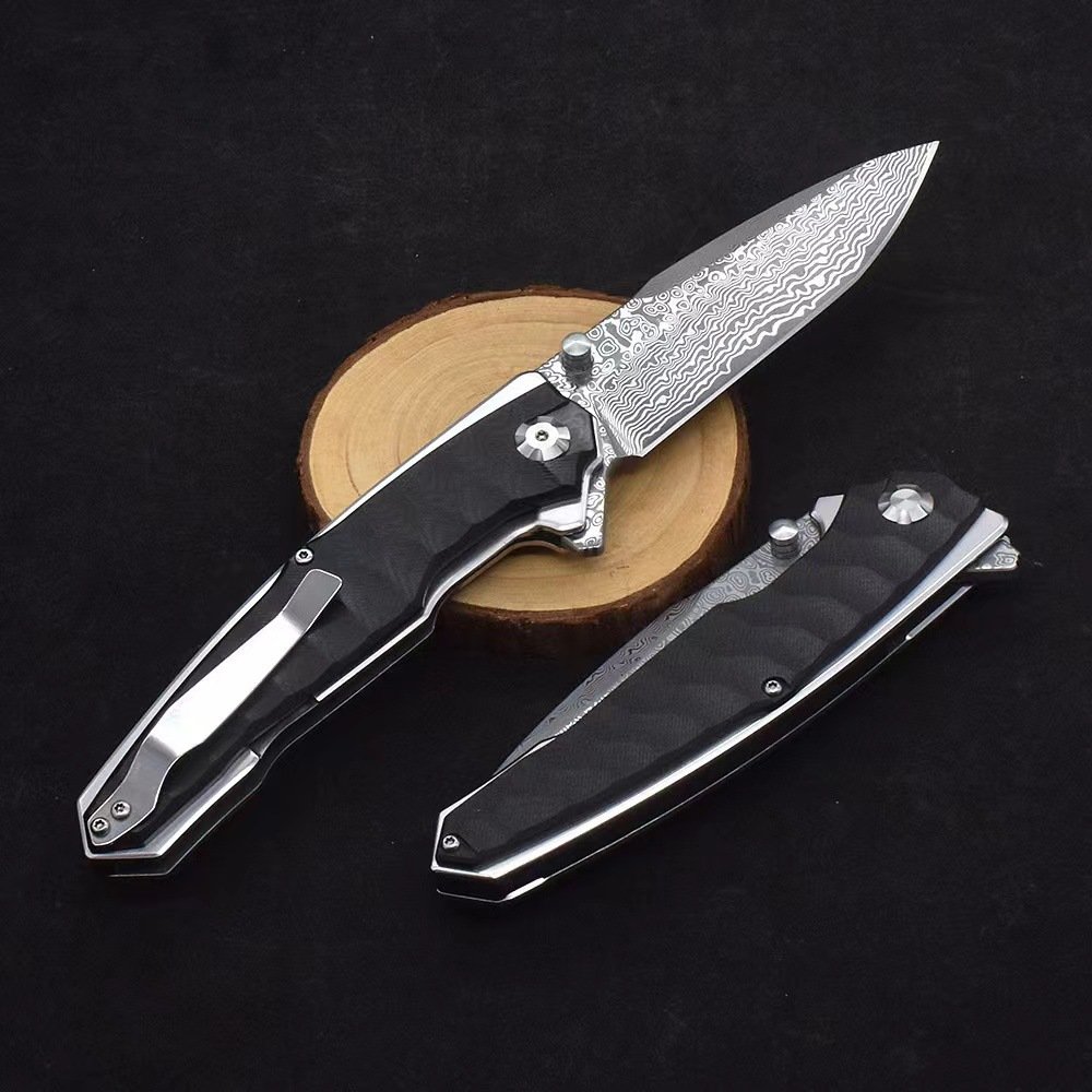 The exterior folder took the meat camp with a sharp, high-strength protection