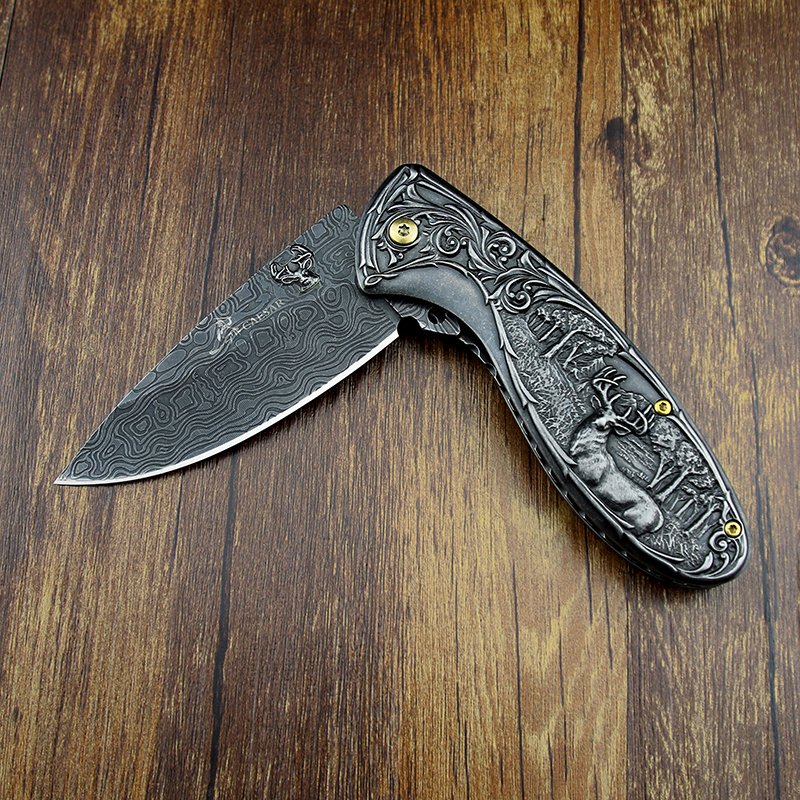 An outdoor folding knife, a high-strength small knife, a field camping knife, a sharp, stainless steel blade, with a knife to protect itself