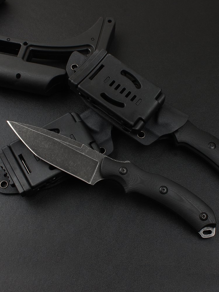 The Panthers camped with a knife and a cold weapon