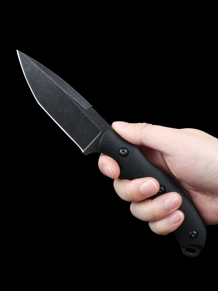 The Panthers camped with a knife and a cold weapon