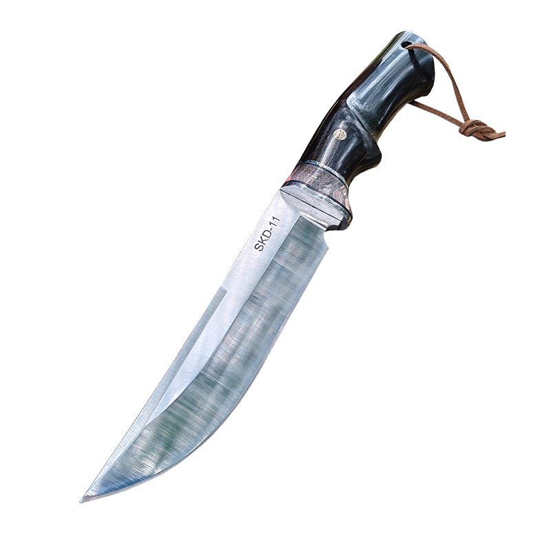 The field camp for outdoor survival uses a lot of knives with a high-strength