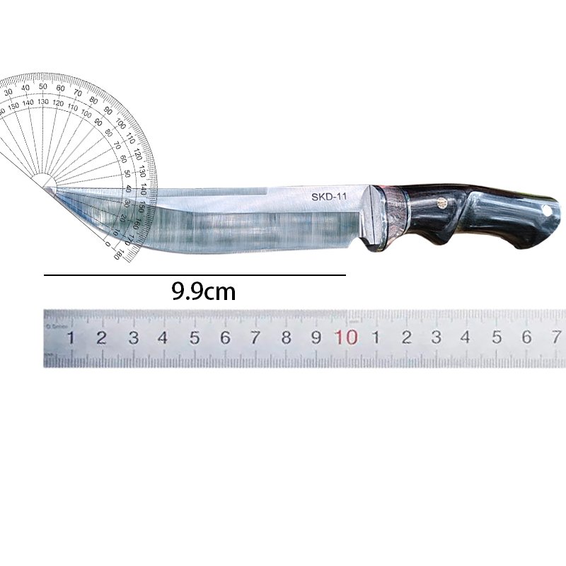 The field camp for outdoor survival uses a lot of knives with a high-strength