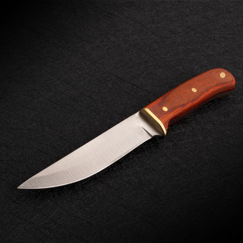 Heavy hands and a meat knife and a new meat knife