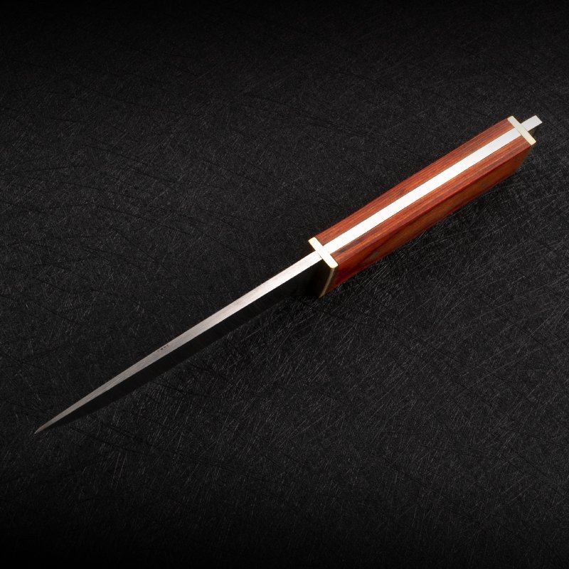 Heavy hands and a meat knife and a new meat knife