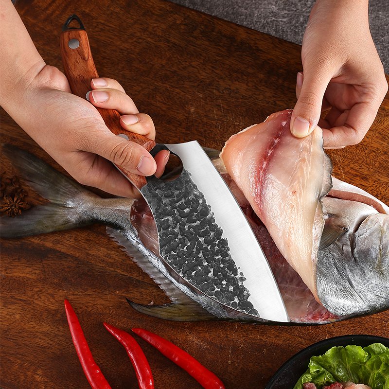 A field cook with a high-strength cleaver, a fruit cleaver, a meat cleaver, and a knife with a knife
