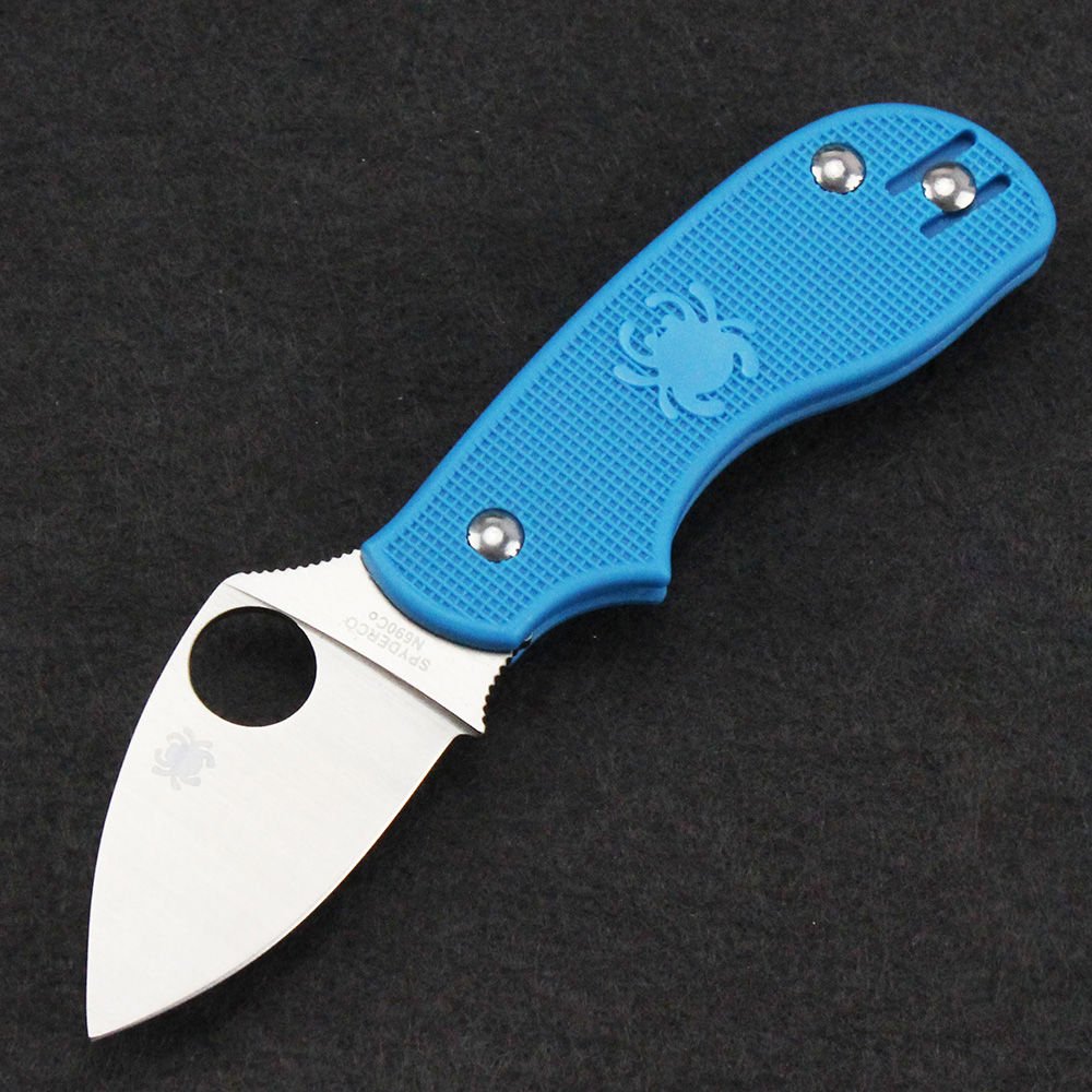 THE SPIDER C154 MULTI-PURPOSE CAMP FOLDS A HANDLE AND A KNIFE WITH A KNIFE TO PROTECT YOU