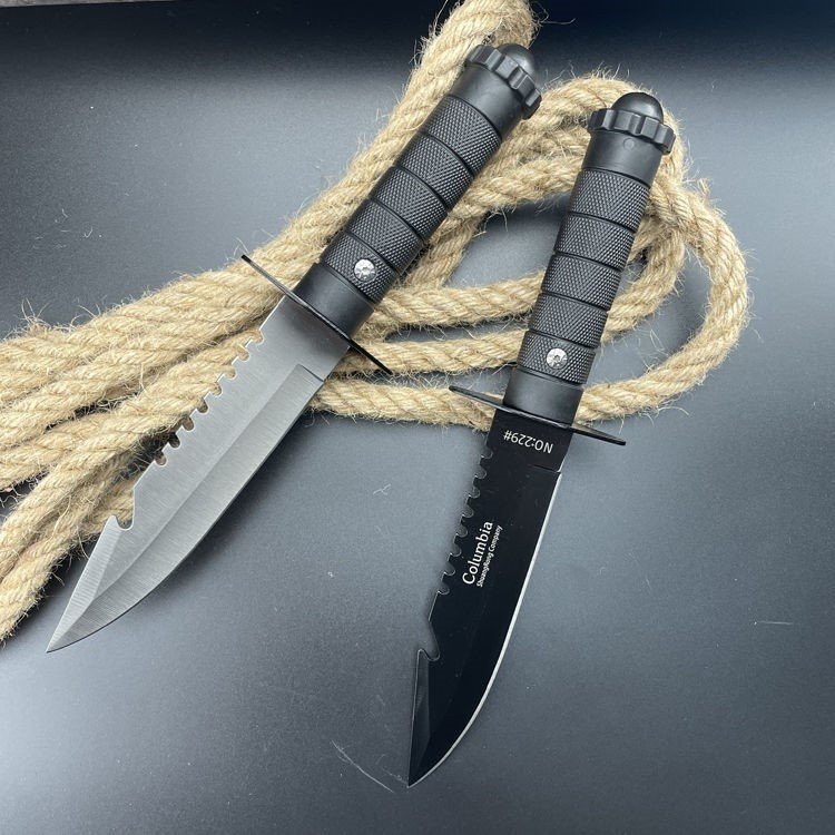 Field life with a small blade, a sharp, high-intensity field survival knife, a cold-weapons tactical defense
