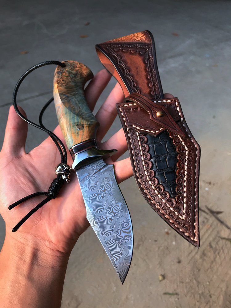 EXPORT OF THE UNITED STATES HAND-MADE DIRECT-STABBING DAMASCUS STEEL FIELDING FOR LIFE AND BODY-PROTECTION KNIFE TO BUILD VG10 STEEL