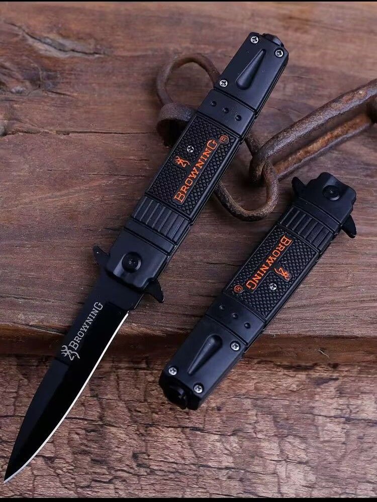 The fruit knife folds in the open and goes out with a field camper with a straight jumper