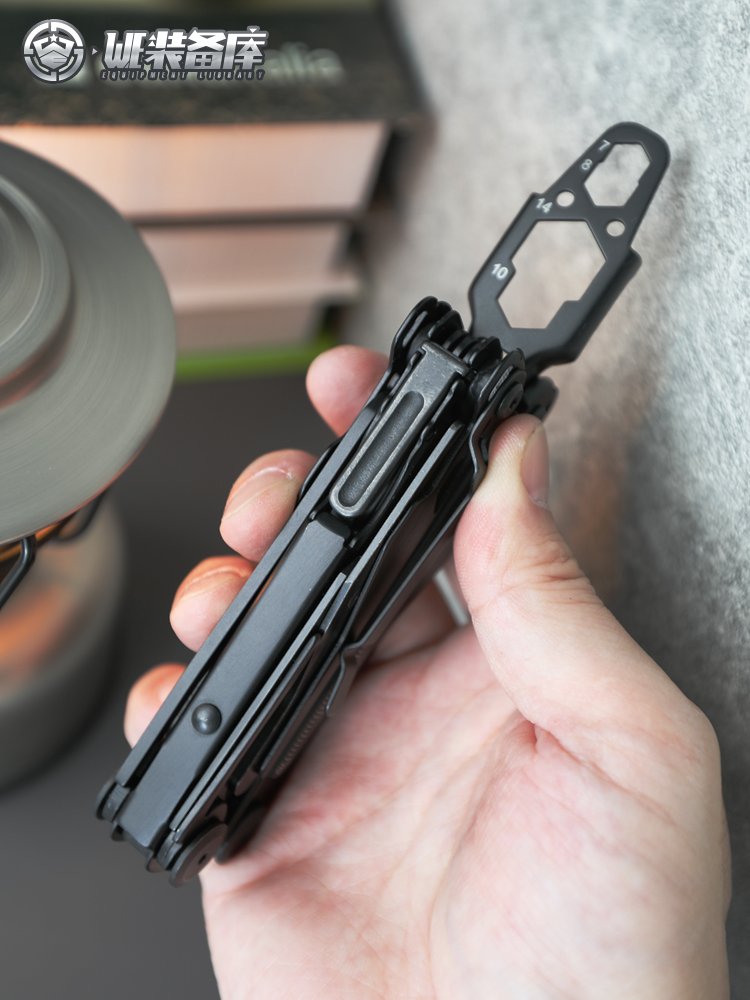 A SWISS ARMY KNIFE FOR A MULTI-PURPOSE EXTERIOR PLIER