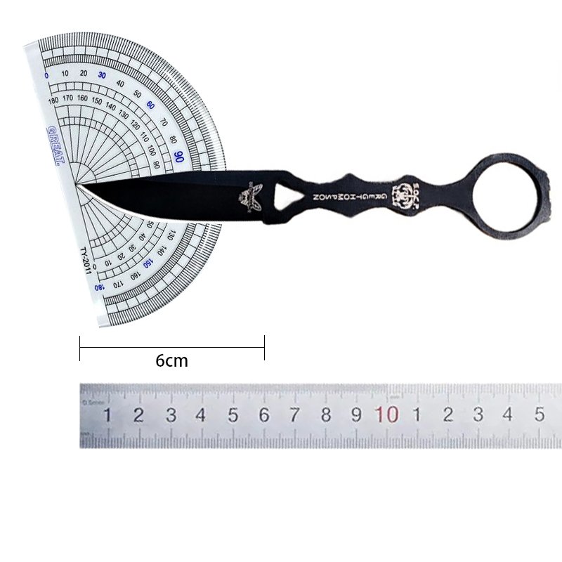 The field camp with a high-intensity knife to defend itself from the wilderness