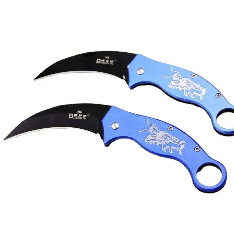 An outdoor claw-and-scratch camp with a stale fruit knife folds a small steel knife
