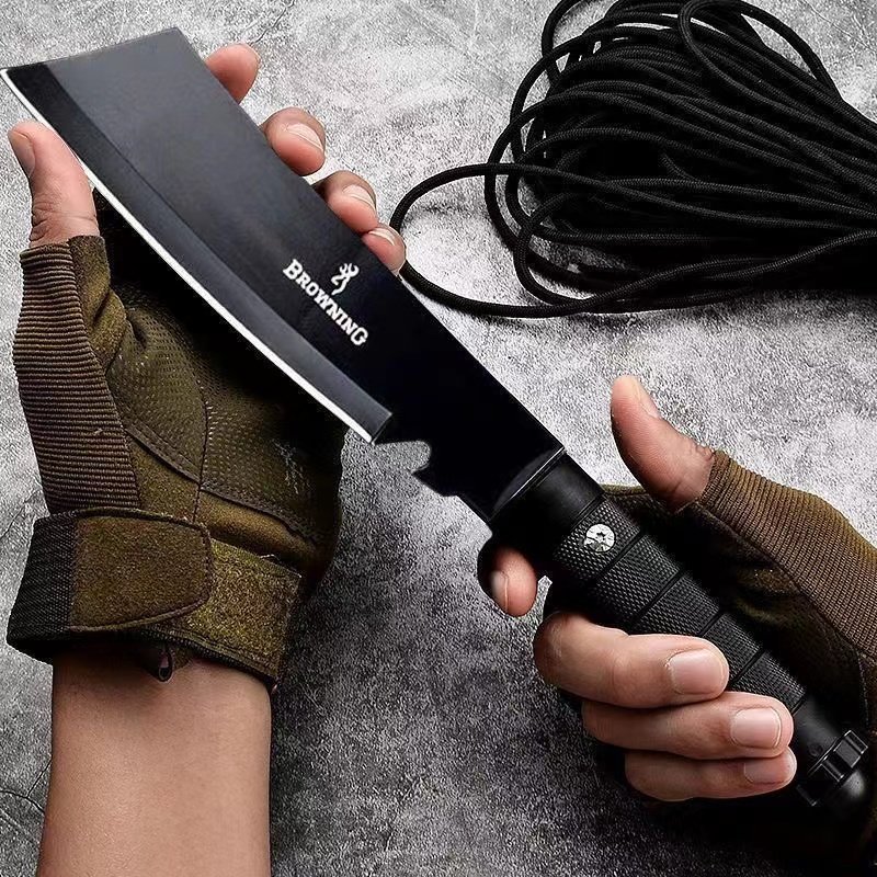 The open-air knife and the field knife went on a field trip and ate a sharp, unscathed steel and steel
