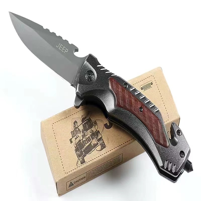 A multi-purpose field folding knife with a high-strength sharp fruit knife outside the house with a Swiss knife