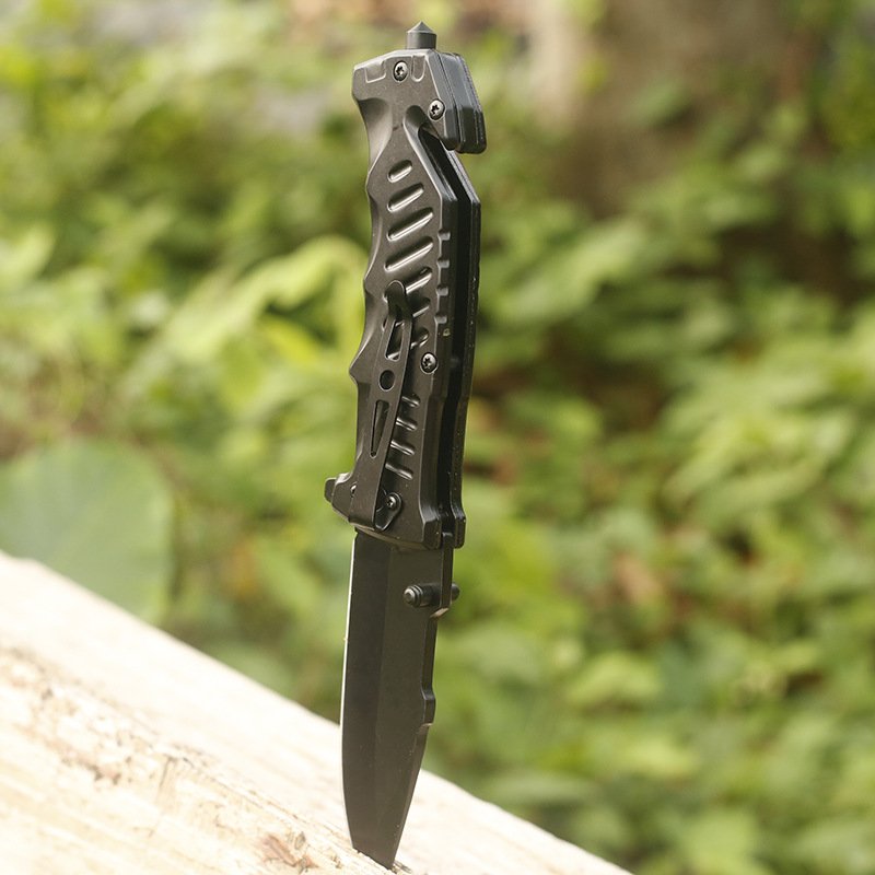 An outdoor multi-purpose folding knife, a fruit knife, a high-string field vehicle with a body-protected knife for camping knives