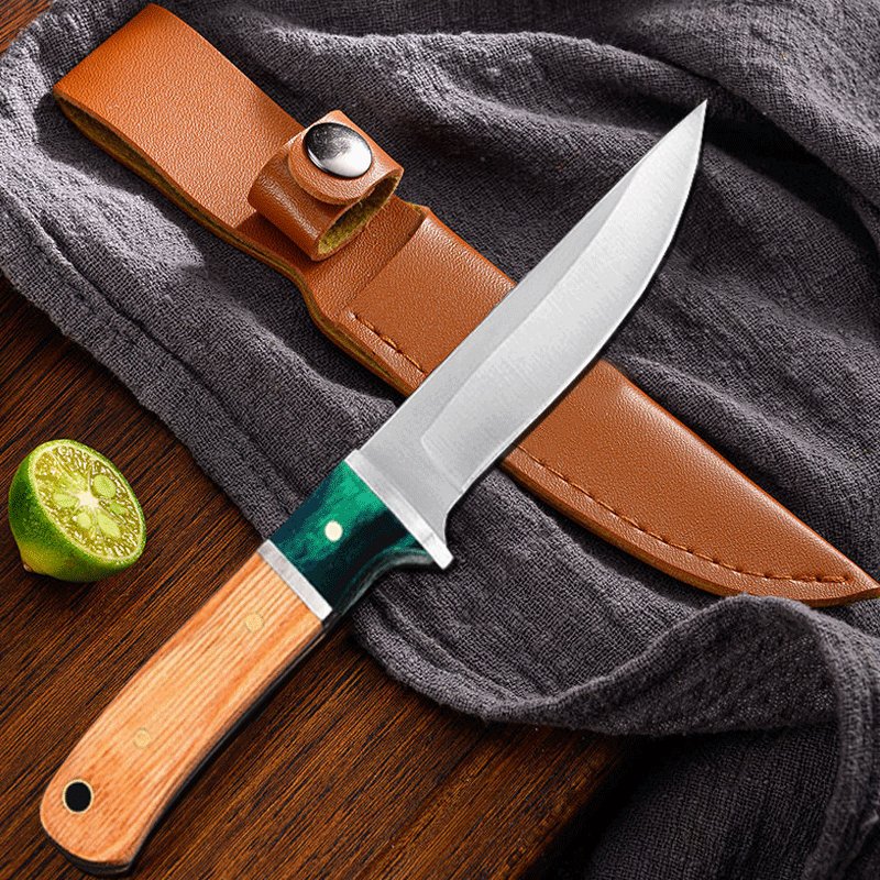 Mongols eat meat knife hands and use meat knife kitchens to bake meat cutter in their dormitory