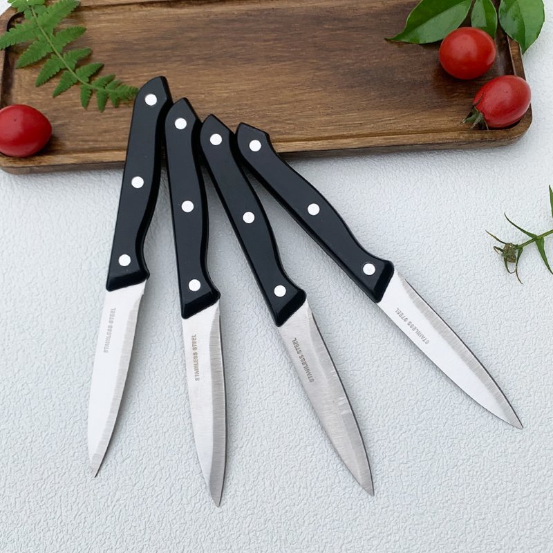 A fruit knife and a guacamole knife with a shaving knife and a knife in the kitchen