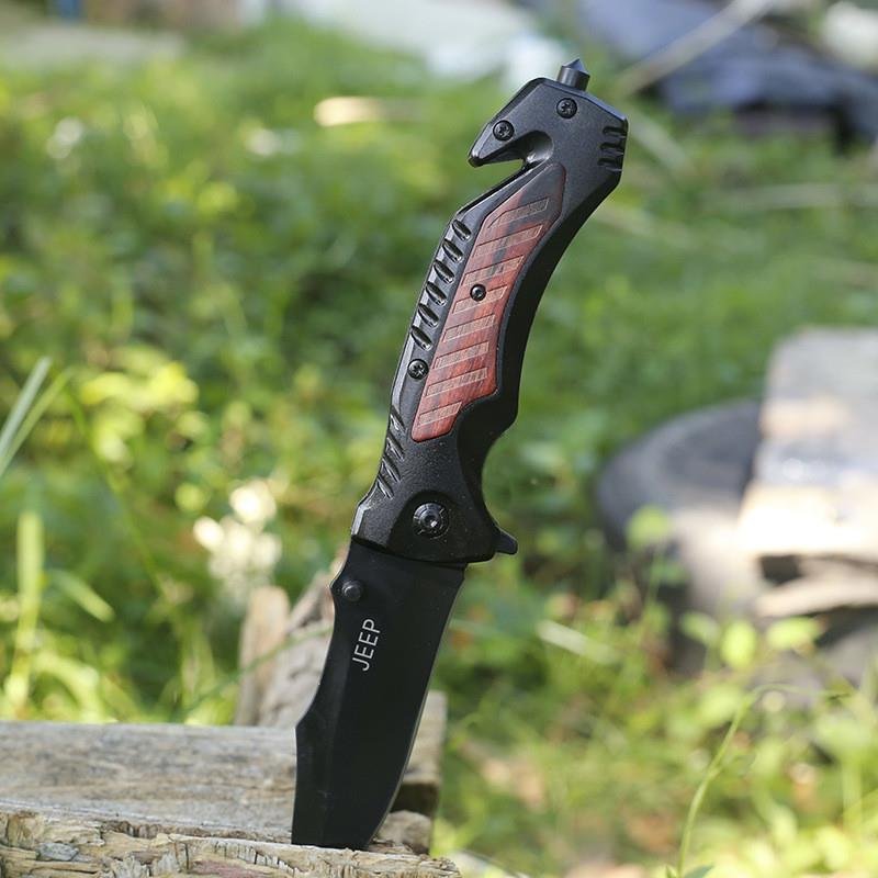 An outdoor knife with a folding knife, a multi-purpose survival knife, and a high-strength sharper use