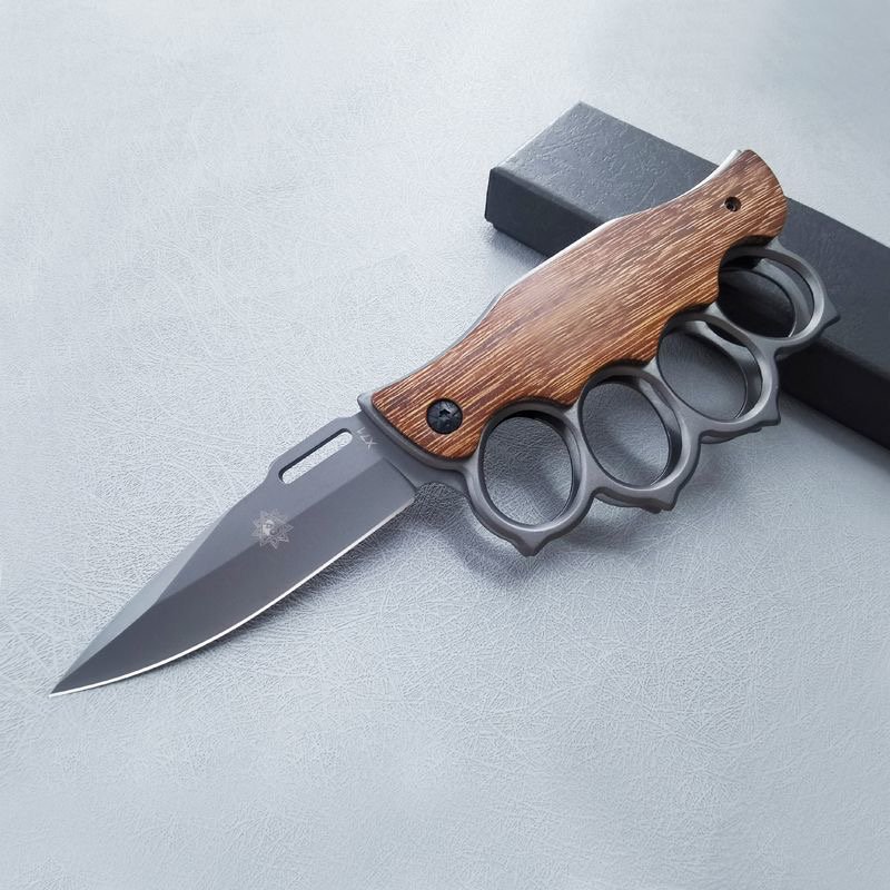 The high-heavy folding knife in the outdoors, the cold-arming knife, the sharp blade, the blade, the blade, the blade