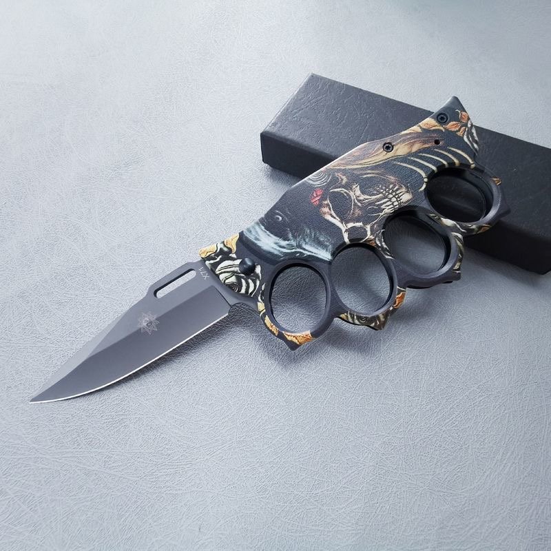 The high-heavy folding knife in the outdoors, the cold-arming knife, the sharp blade, the blade, the blade, the blade
