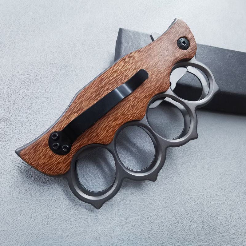 The high-heavy folding knife in the outdoors, the cold-arming knife, the sharp blade, the blade, the blade, the blade