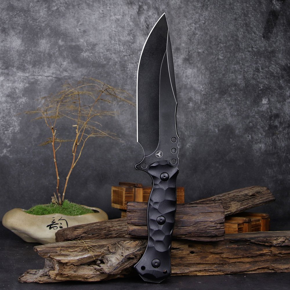 THE CHIEF'S HEAVY FIELD SURVIVAL TACTICAL KNIFE, SLEIPNER STEEL CAMP, WAS A SHARP-DEFENDED, STRAIGHT-STABBING COLD WEAPON