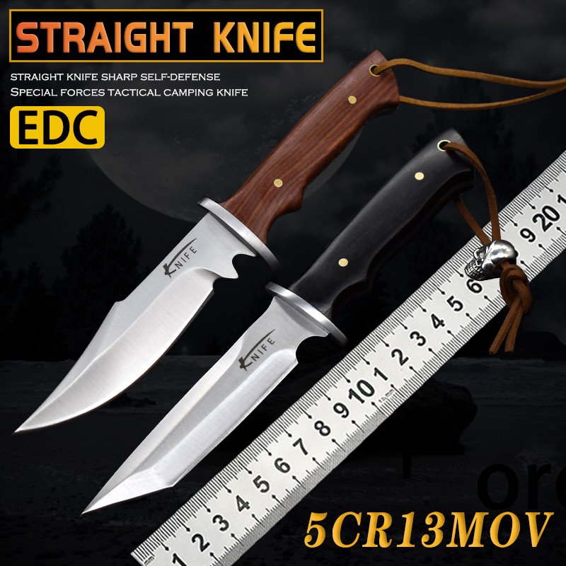 The camp for survival, with a straight knife and a sharp field for rescue, hunts for a body defence
