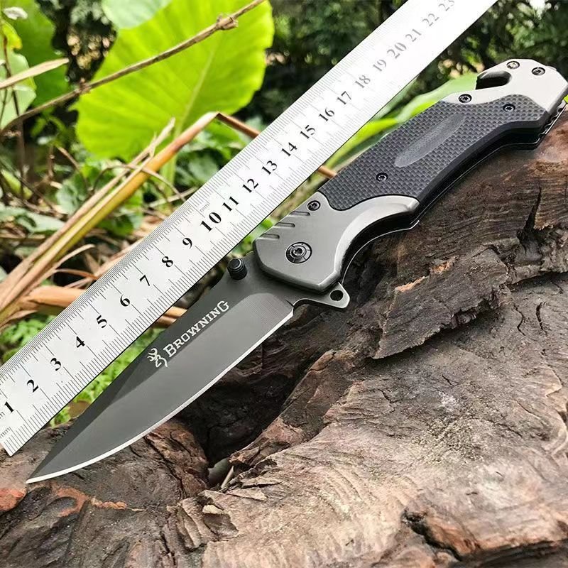 A multi-purpose exterior folding knife with a high-strength sharpness to camp with a small knife and a fruit knife
