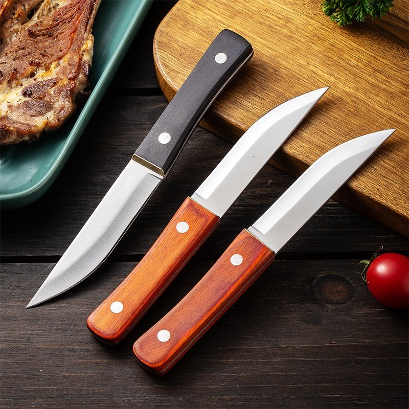 Mongols eat meat knives and stainless steel knives and Tibetans pick up meat knives and fruit knives