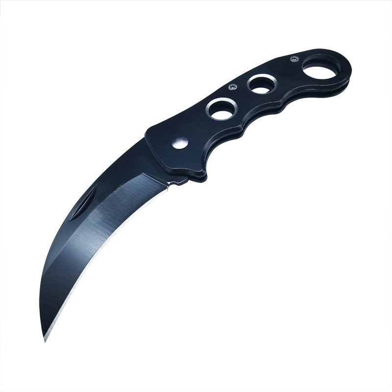 Swords and knives compared to blades and knives for field survival