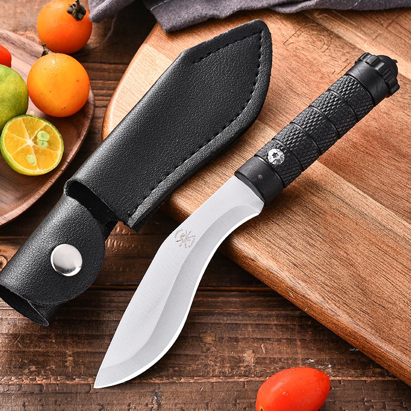 A multi-purpose camping, with a small knife, with a field fruit knife and a fishing knife
