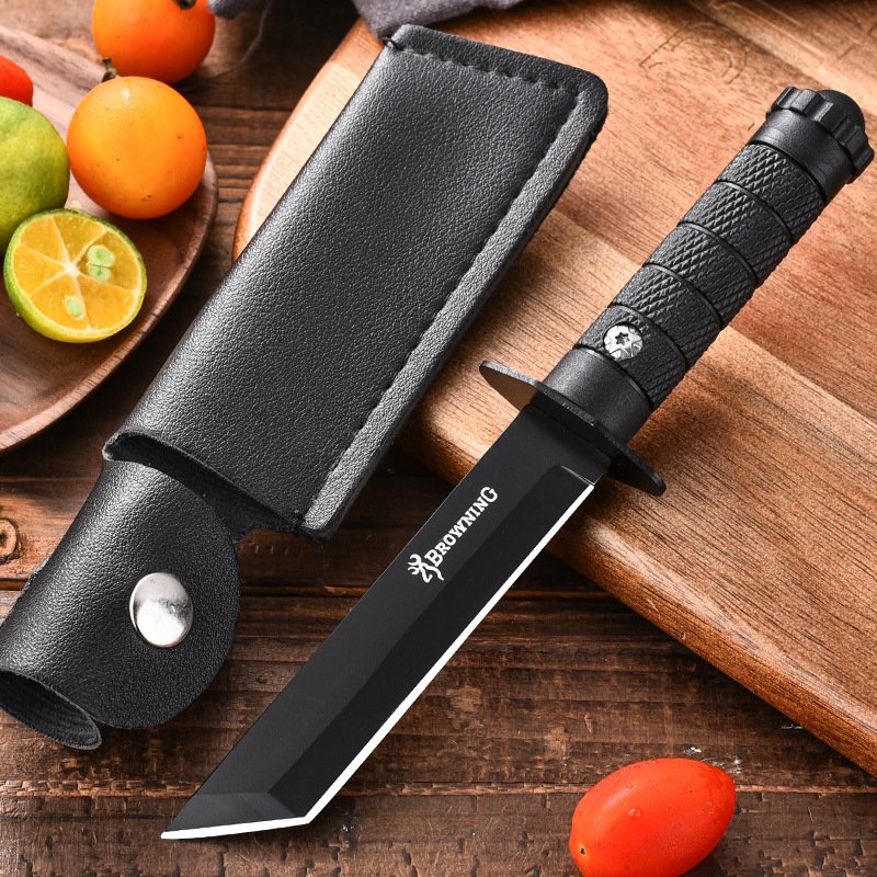 A multi-purpose camping, with a small knife, with a field fruit knife and a fishing knife