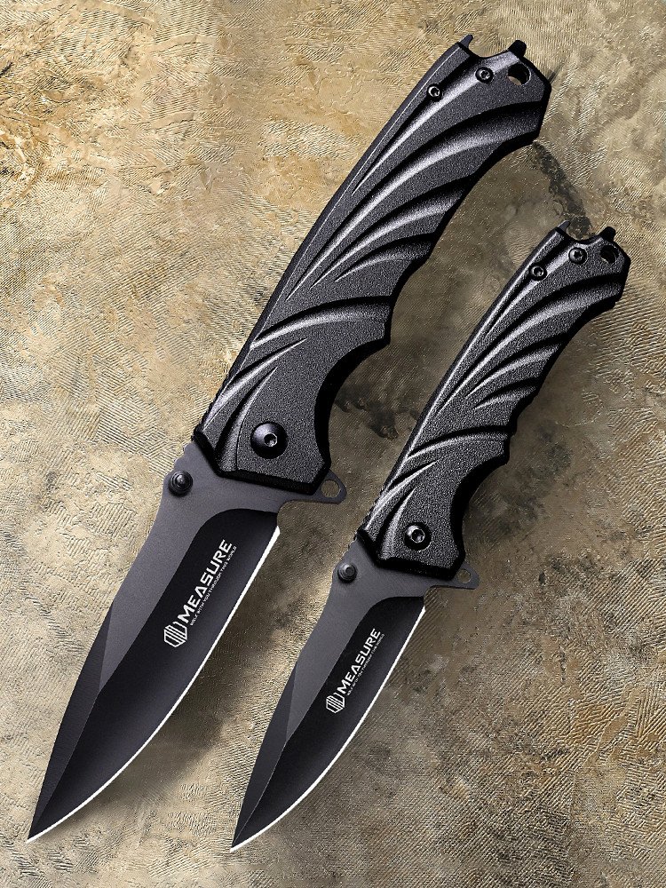 A high-strength sharp outside with a knife and a hand-held fruit knife